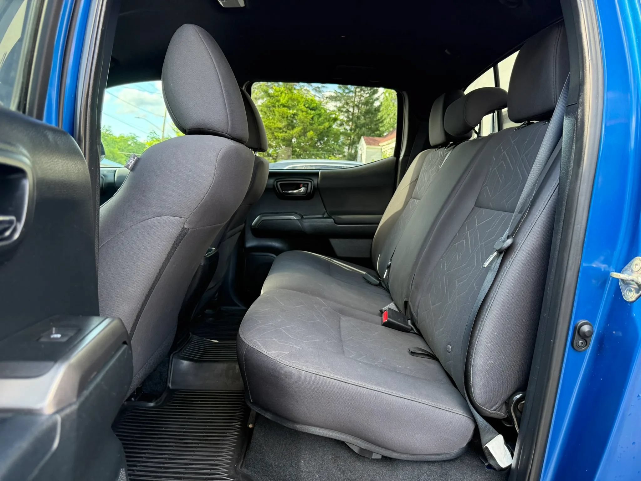 Used 2016 Toyota Tacoma TRD Sport w/ Towing Package AWD/4WD image 25