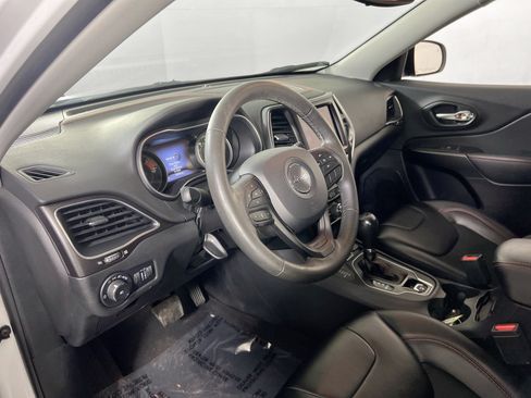 Used 2022 Jeep Cherokee Trailhawk w/ Trailer Tow Group AWD/4WD image 9