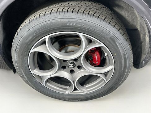 Used 2022 Alfa Romeo Stelvio Ti image 11