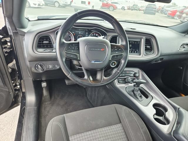 Used 2023 Dodge Challenger SXT RWD image 7