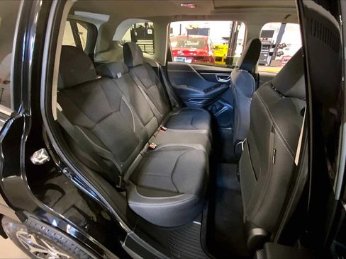 Used 2019 Subaru Forester Premium w/ All-Weather Package image 19