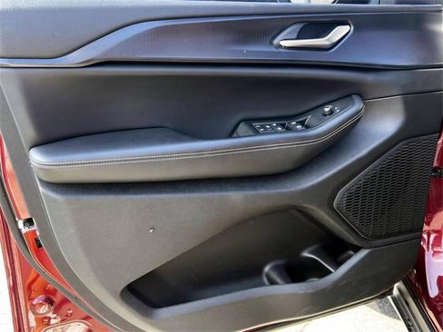 Used 2023 Jeep Grand Cherokee Altitude image 27