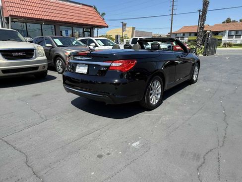 Used 2012 Chrysler 200 Touring FWD image 4
