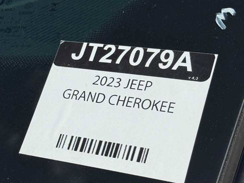 Used 2023 Jeep Grand Cherokee L Laredo AWD/4WD image 33
