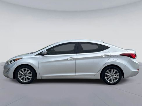 Used 2015 Hyundai Elantra SE w/ Option Group 02 FWD image 7