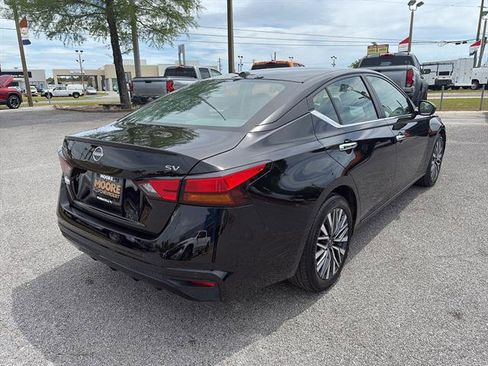 Used 2024 Nissan Altima 2.5 SV image 5