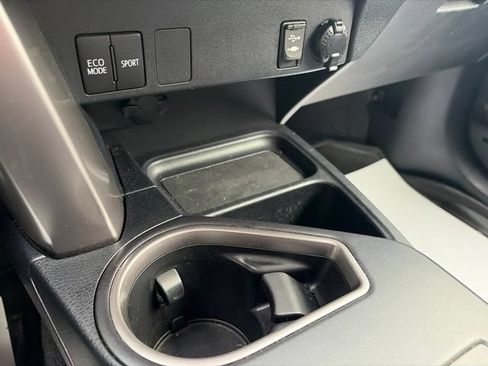 Used 2018 Toyota RAV4 LE w/ All Weather Liner Package AWD/4WD image 19