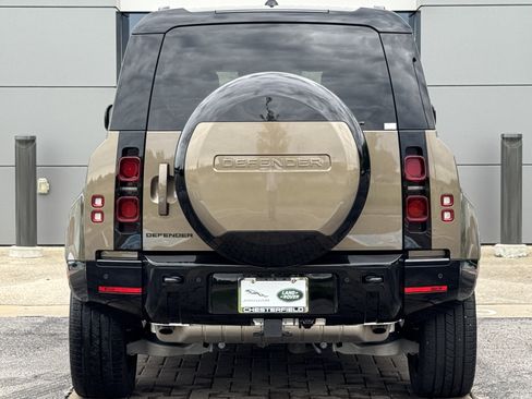 Certified 2025 Land Rover Defender 110 X-Dynamic SE AWD/4WD image 7