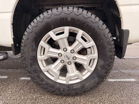 Used 2016 Nissan Titan SL image 22