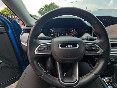 Used 2022 Jeep Compass Limited AWD/4WD image 35