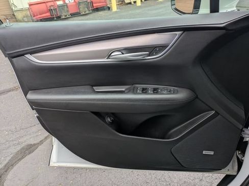 Used 2022 Cadillac XT5 Luxury AWD/4WD image 11