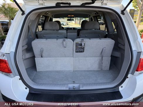 Used 2013 Toyota Highlander Plus AWD/4WD image 25