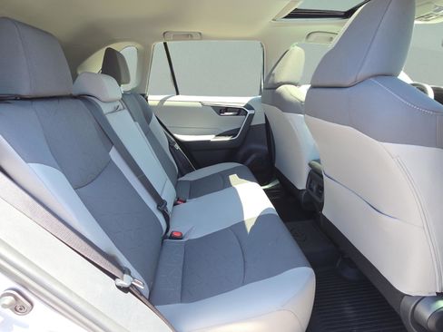 Certified 2025 Toyota RAV4 XLE w/ Convenience Package FWD image 15