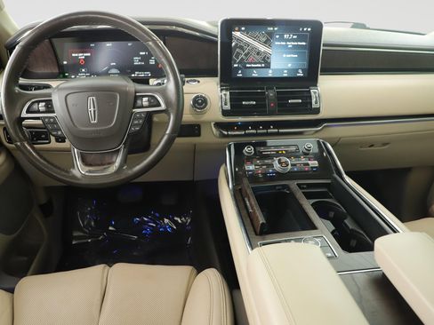 Used 2021 Lincoln Navigator Reserve AWD/4WD image 16