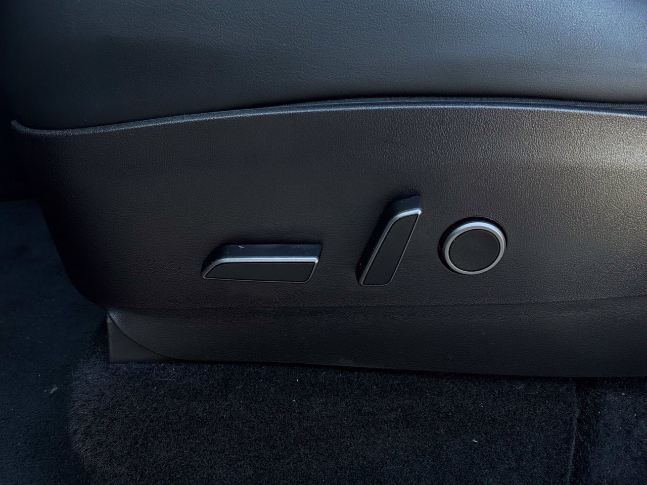 Used 2022 Tesla Model Y Performance AWD/4WD image 11