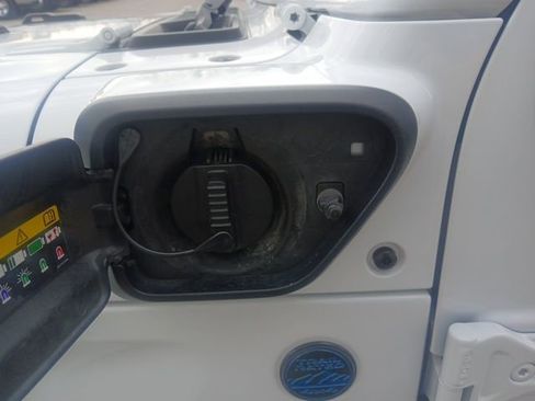 Used 2024 Jeep Wrangler High Altitude AWD/4WD image 10