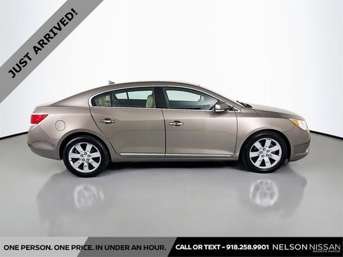 Used 2011 Buick LaCrosse CXL w/ Luxury Package AWD/4WD image 4