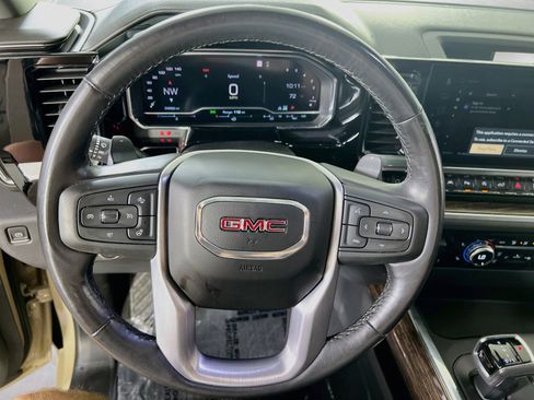 Used 2022 GMC Sierra 1500 Elevation w/ Elevation Premium Package AWD/4WD image 11