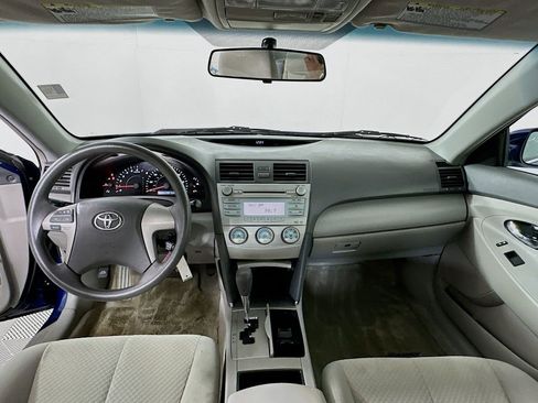Used 2009 Toyota Camry FWD image 3