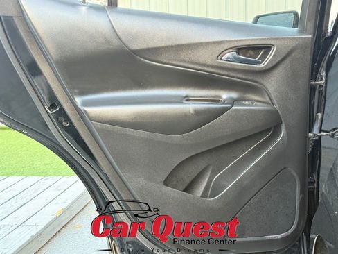 Used 2018 Chevrolet Equinox LT w/ Sun & Infotainment Package image 13