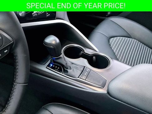 Used 2022 Toyota Camry SE image 18