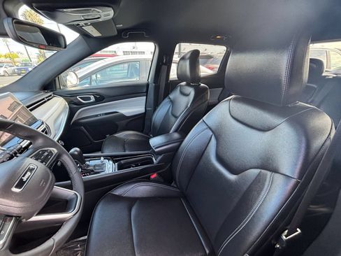 Used 2025 Jeep Compass Limited AWD/4WD image 28
