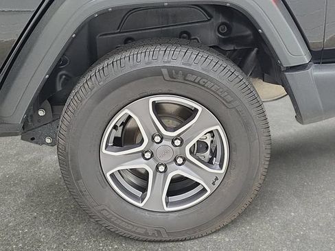 Used 2022 Jeep Wrangler Unlimited Sport AWD/4WD image 32