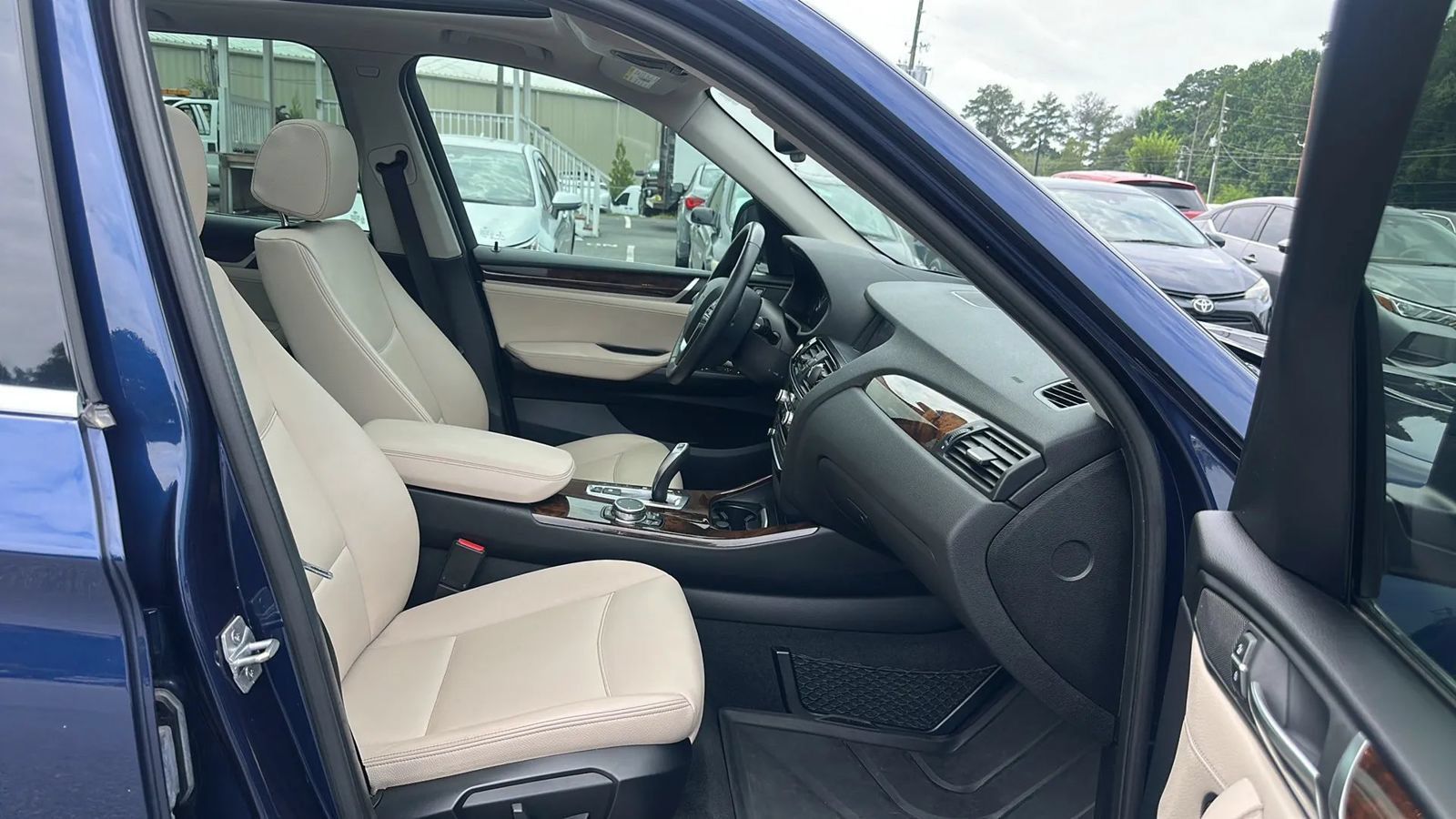 Used 2015 BMW X3 xDrive28i AWD/4WD image 9