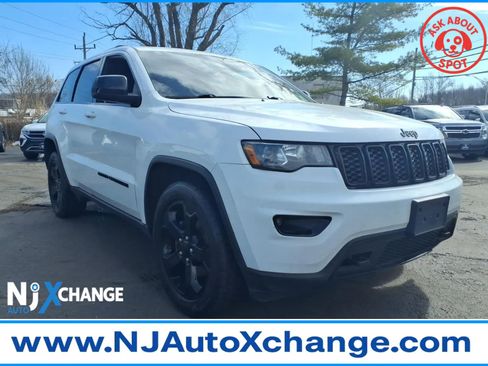 Used 2018 Jeep Grand Cherokee Laredo image 1