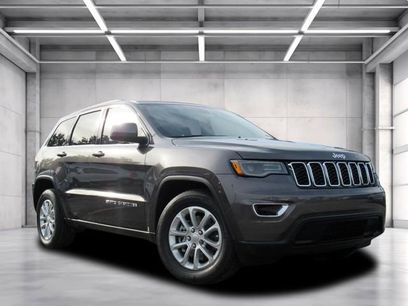 Used 2021 Jeep Grand Cherokee Laredo