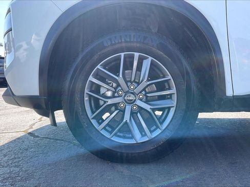 Used 2023 Nissan Rogue S FWD image 4