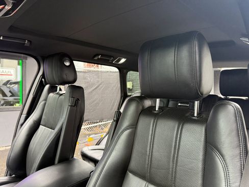 Used 2016 Land Rover Range Rover HSE image 12