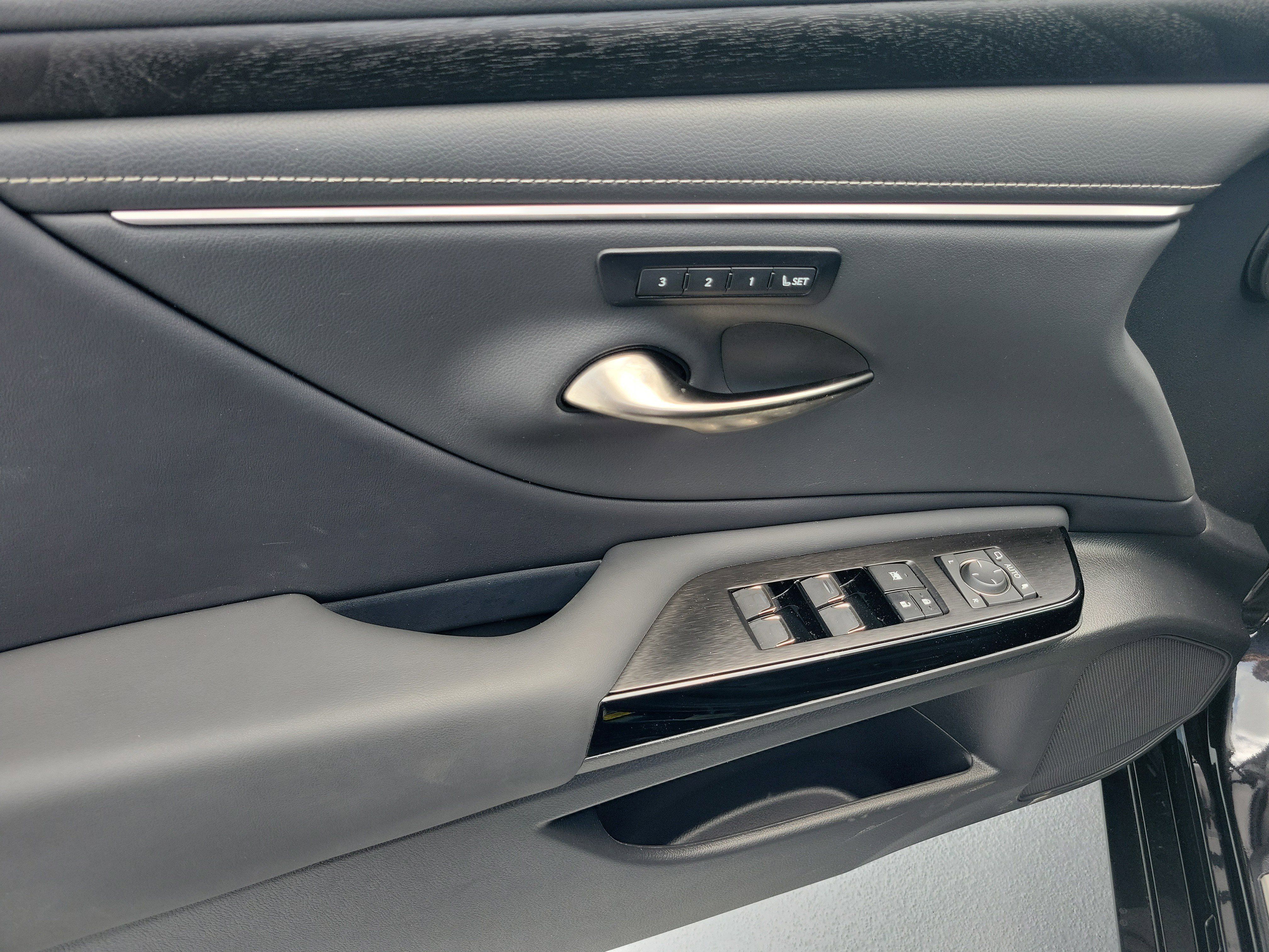 Certified 2024 Lexus ES 350 w/ Premium Package FWD image 18