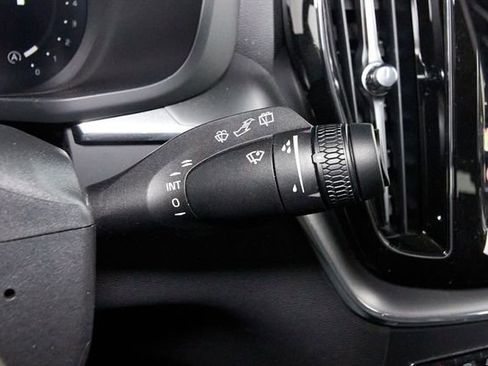 Certified 2025 Volvo XC60 B5 Core AWD/4WD image 20