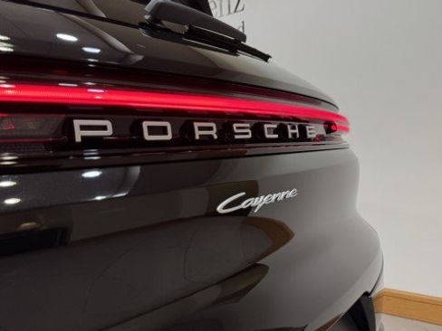 Used 2026 Porsche Cayenne image 26