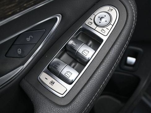 Used 2019 Mercedes-Benz C 300 Sedan image 14