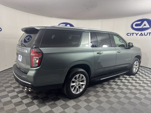 Used 2023 Chevrolet Suburban Premier RWD image 3