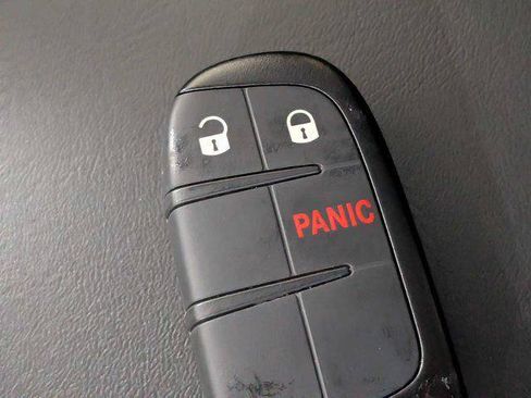 Certified 2023 Jeep Renegade Latitude AWD/4WD image 31