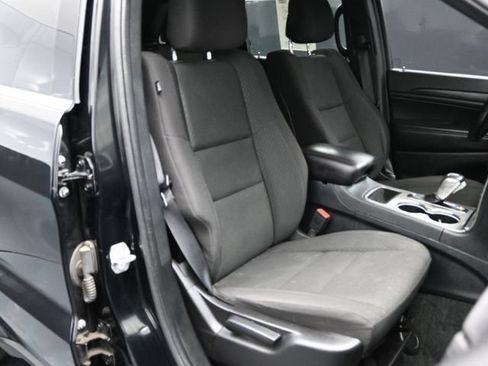 Used 2022 Jeep Grand Cherokee Laredo E AWD/4WD image 14