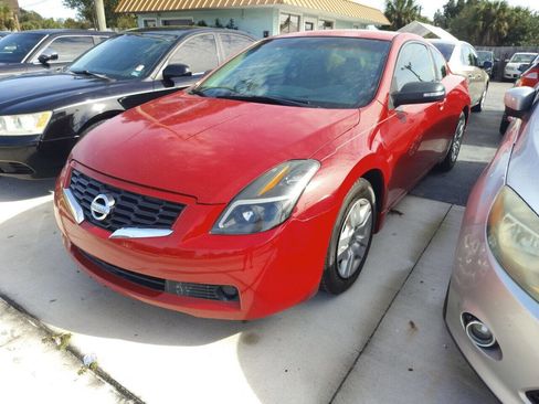 Used 2008 Nissan Altima 3.5 SE w/ Premium Pkg image 1