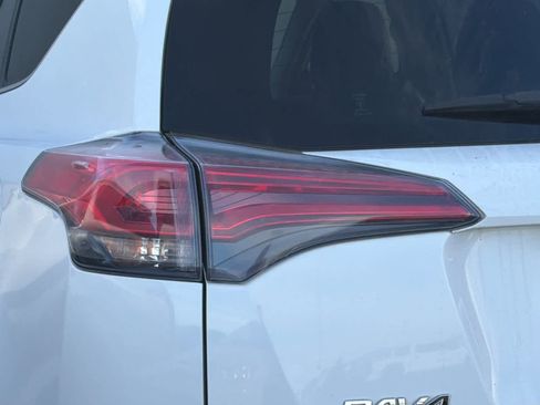 Used 2016 Toyota RAV4 XLE FWD image 15