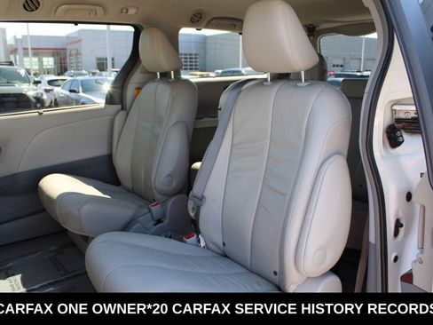 Used 2014 Toyota Sienna XLE w/ XLE Premium Package FWD image 25
