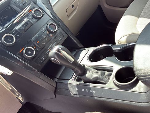 Used 2018 Ford Explorer FWD image 25