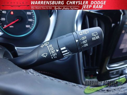 Used 2024 Chevrolet Traverse RS image 21