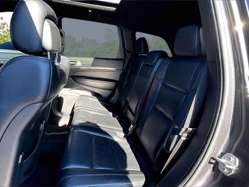 Used 2018 Jeep Grand Cherokee Limited w/ Luxury Group II image 25