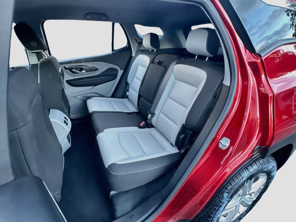Used 2022 GMC Terrain SLE w/ Driver Convenience Package FWD image 22