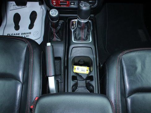 Used 2019 Jeep Wrangler Unlimited Rubicon AWD/4WD image 29