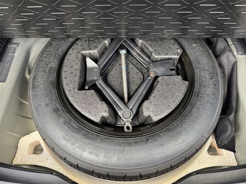 Used 2022 Toyota RAV4 XLE image 17