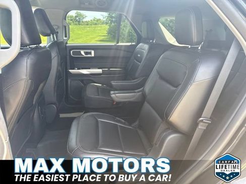 Used 2023 Ford Explorer XLT w/ Equipment Group 202A AWD/4WD image 15