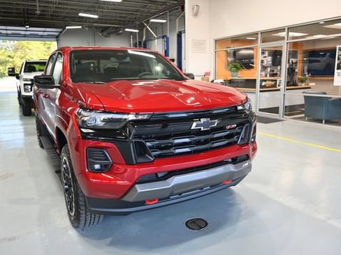 New 2026 Chevrolet Colorado Z71 w/ Technology Package AWD/4WD image 3